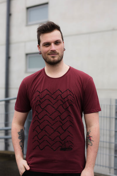 Ilovemixtapes - Ahoi 3.0 Sable Red. Nachhaltige Bekleidung für Männer. Bio, fair & vegan. green.in.pieces